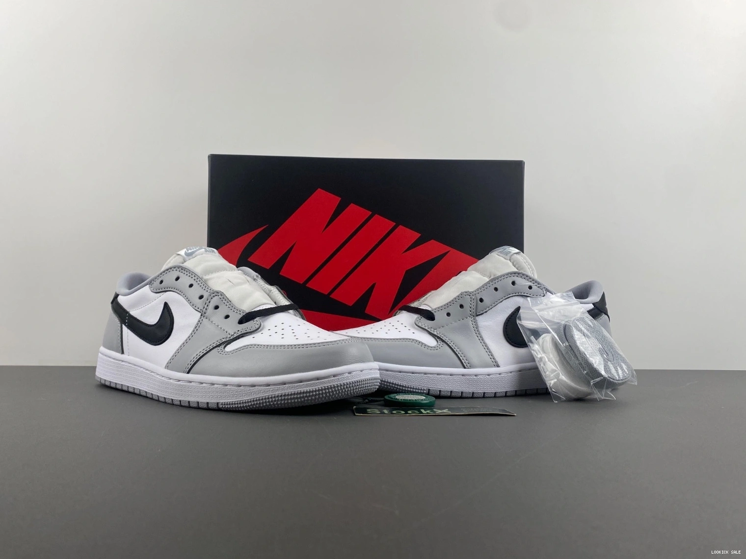 Rep Air 1  CZ0790-110 Jordan Low OG Barons 0516